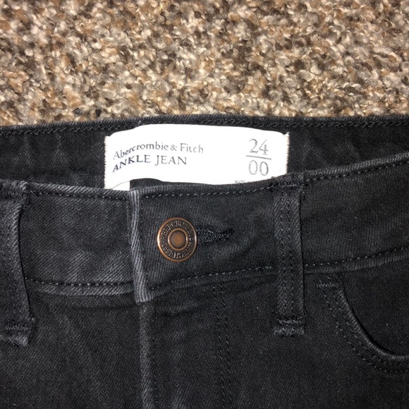 jeans - Picture 2 of 3